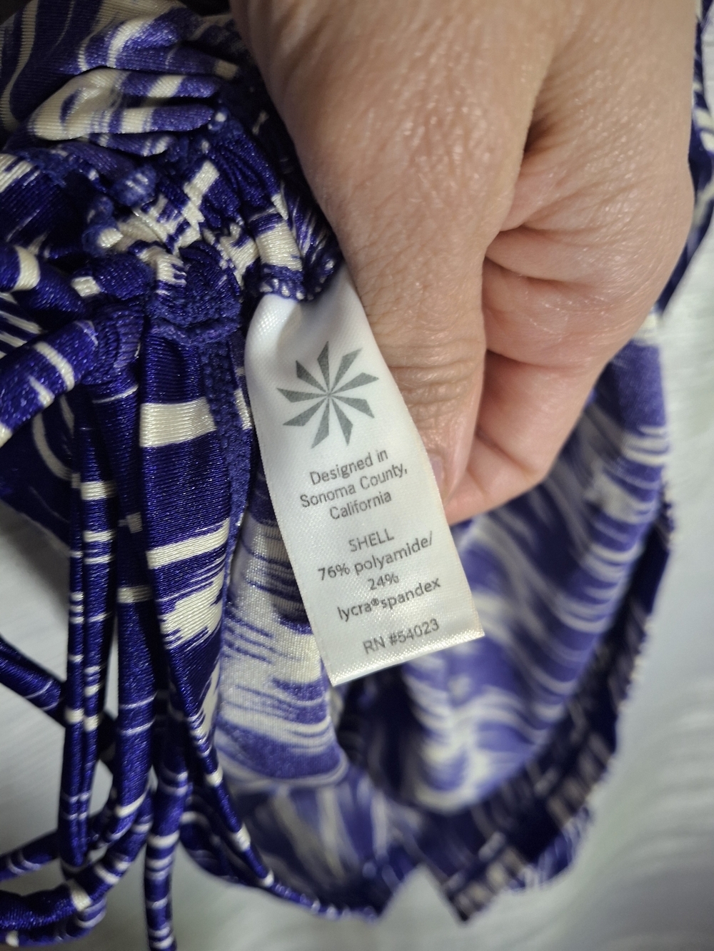 Athleta XL Blue and Cream Ikat-Print Performance Tank - Picture 6 of 9